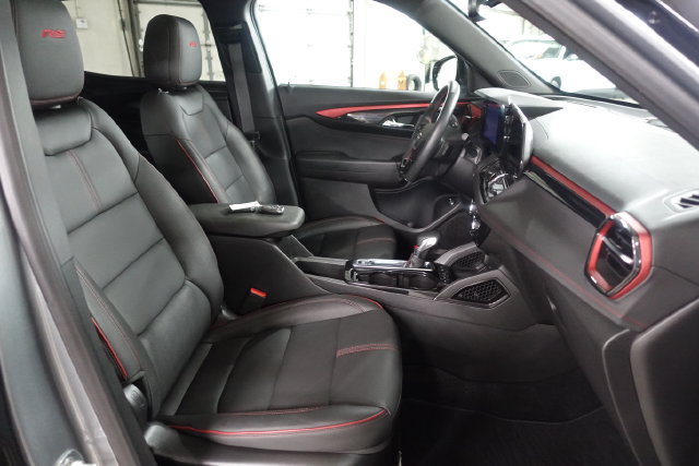 Used 2025 Chevrolet TrailBlazer RS w/ Convenience Package AWD/4WD image 27