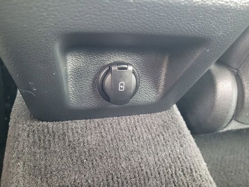 Used 2023 Genesis G70 2.0T image 10