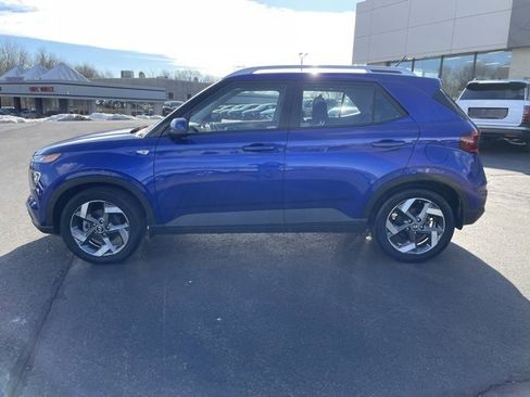 Used 2023 Hyundai Venue SEL image 5