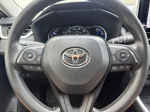 Used 2024 Toyota RAV4 XLE AWD/4WD image 24