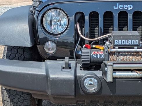 Used 2018 Jeep Wrangler Sport AWD/4WD image 9