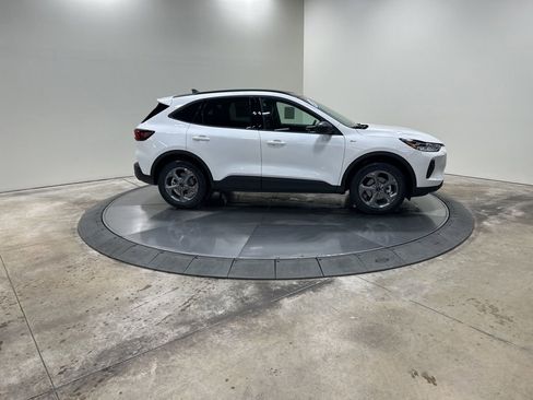 New 2026 Ford Escape ST-Line w/ Tech Pack #1 AWD/4WD image 5