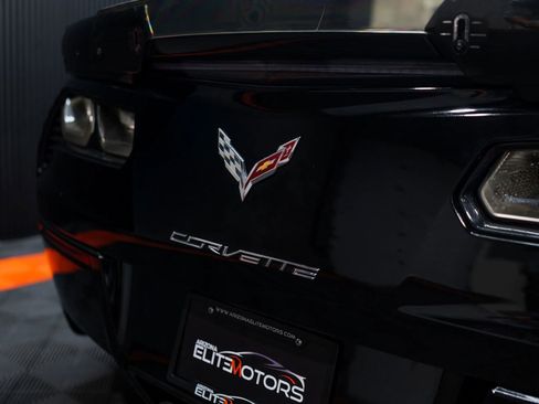 Used 2019 Chevrolet Corvette Z06 w/ Z07 Performance Package RWD image 25