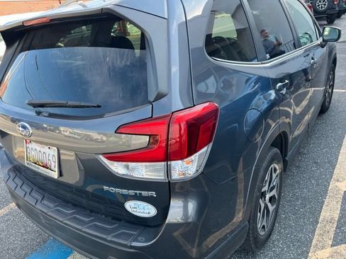 Used 2020 Subaru Forester Premium AWD/4WD image 15
