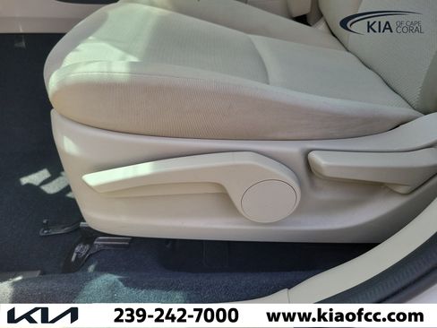 Used 2014 Subaru Impreza 2.0i Premium AWD/4WD image 21