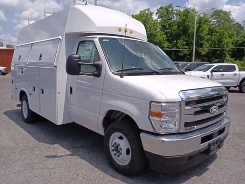 New 2026 Ford E-350 and Econoline 350 Super Duty w/ Power Equipment Group RWD image 1