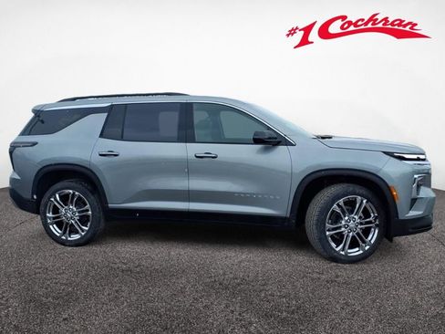 New 2026 Chevrolet Traverse LT image 2