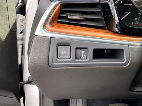 Used 2023 Cadillac XT5 Premium Luxury image 31