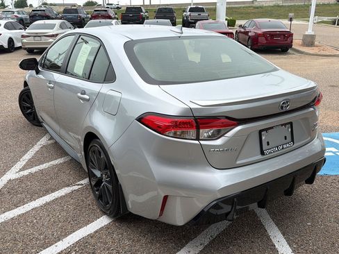 Used 2025 Toyota Corolla SE w/ SE Premium Package FWD image 5