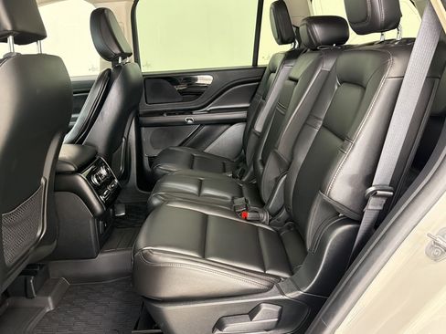 Used 2023 Lincoln Aviator 2WD image 23