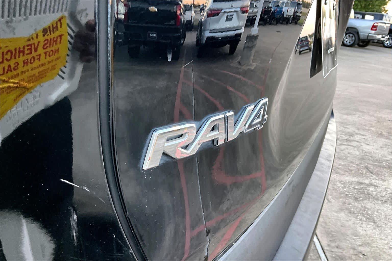 Used 2021 Toyota RAV4 XLE Premium FWD image 31