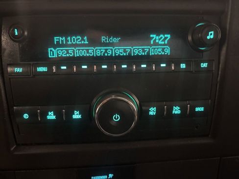 Used 2016 Chevrolet Express 2500 image 20