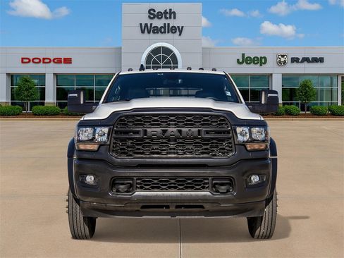 Used 2024 RAM 5500 Tradesman w/ Max Tow Package image 2