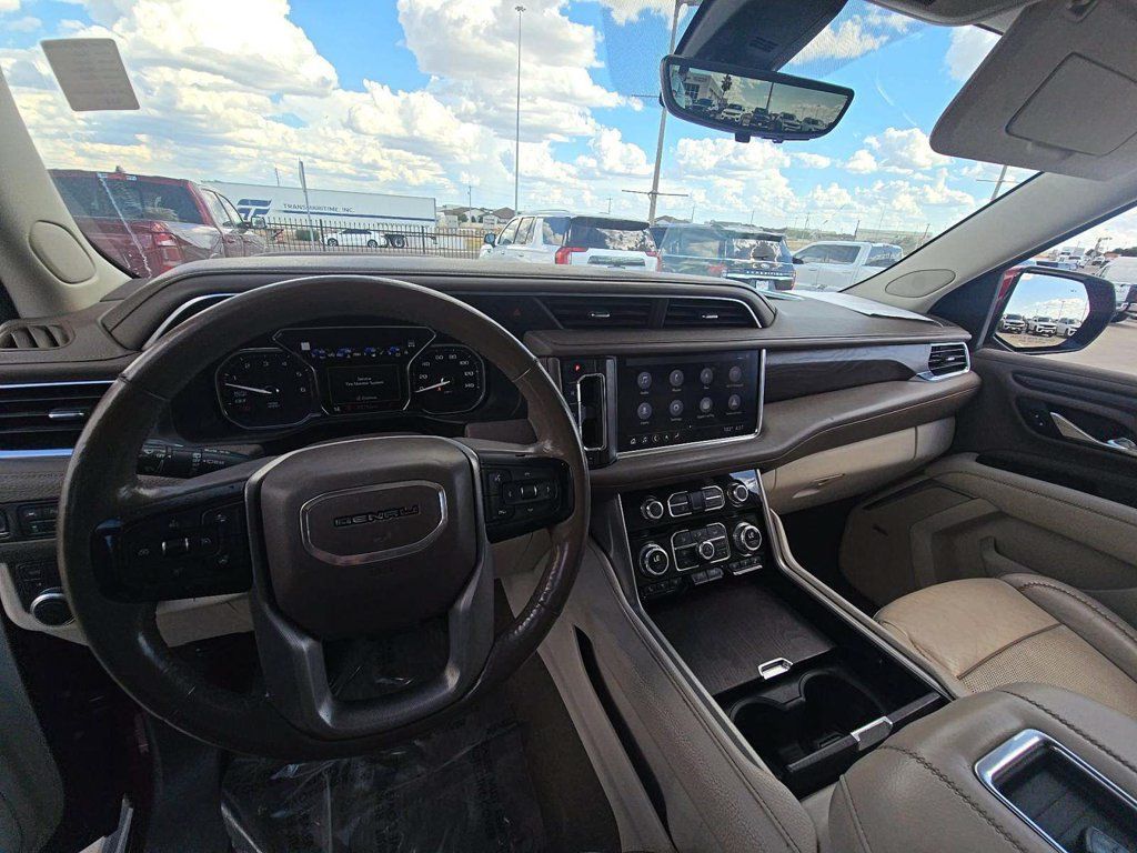 Used 2021 GMC Yukon Denali w/ Denali Premium Package AWD/4WD image 5
