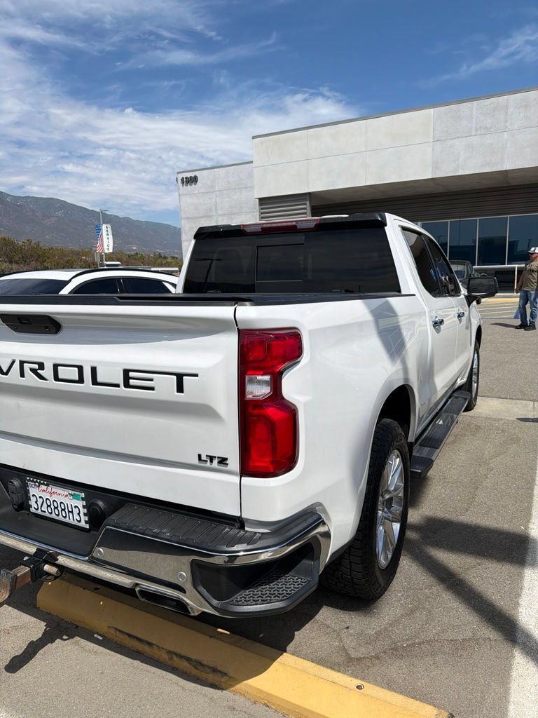 Used 2021 Chevrolet Silverado 1500 LTZ w/ Z71 Off-Road Package AWD/4WD image 8