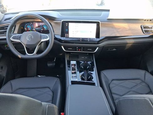 New 2026 Volkswagen Atlas SE FWD image 6