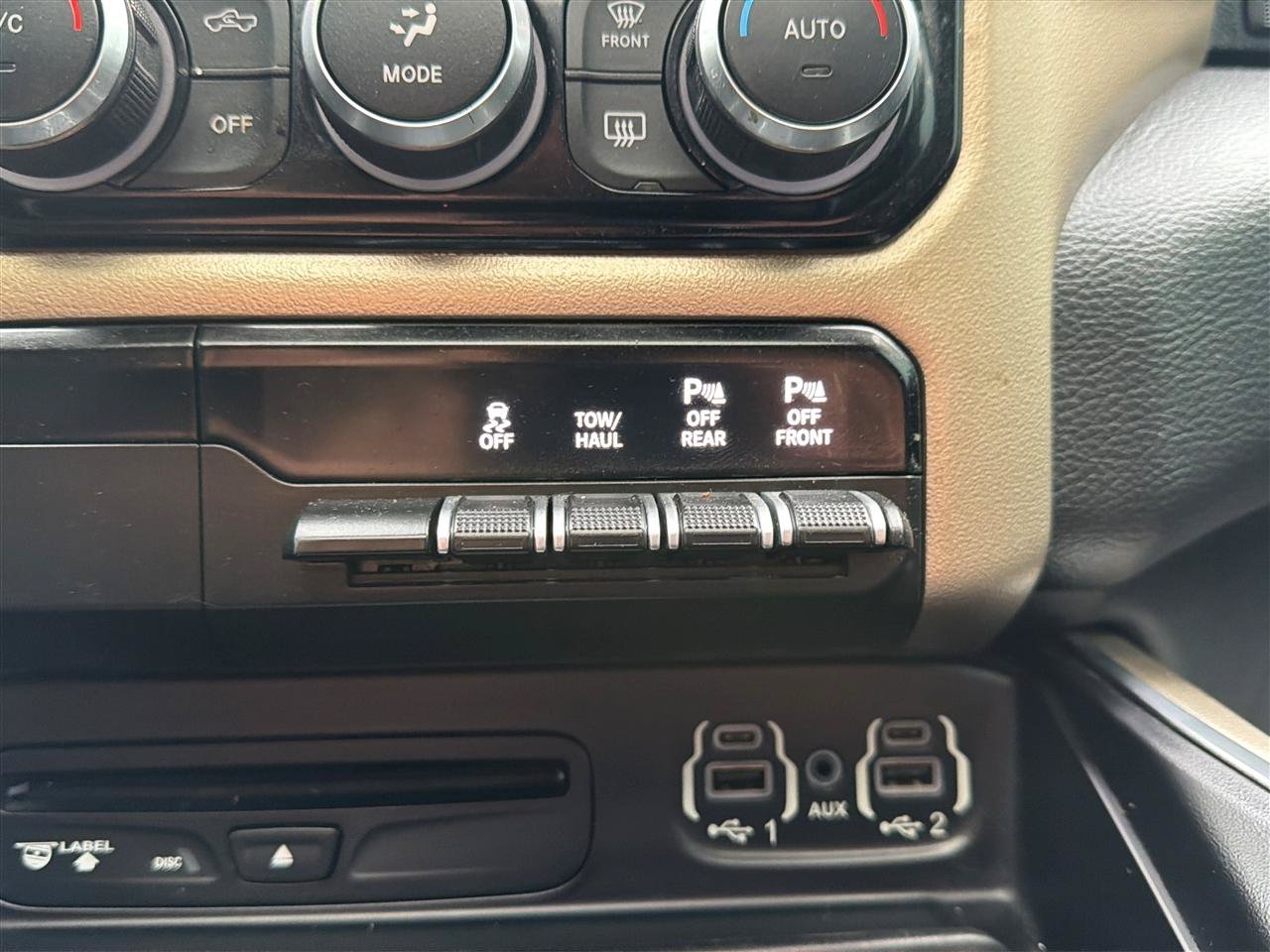 Used 2019 RAM 1500 Laramie AWD/4WD image 25