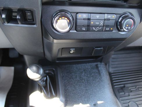 Used 2017 Ford F550 4x4 Regular Cab Super Duty image 19