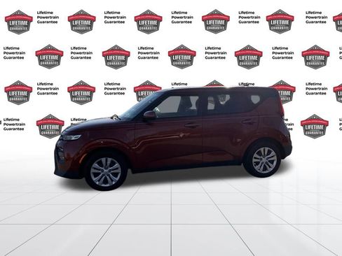 Used 2021 Kia Soul LX image 2