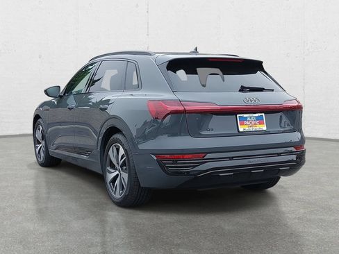 Used 2024 Audi Q8 e-tron Premium AWD/4WD image 7
