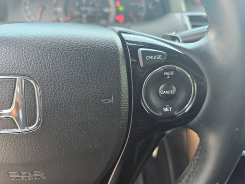 Used 2017 Honda Accord Sport image 19