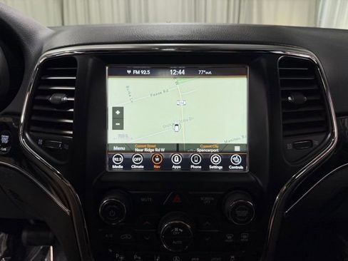 Used 2018 Jeep Grand Cherokee Trailhawk w/ Trailhawk Luxury Group AWD/4WD image 14