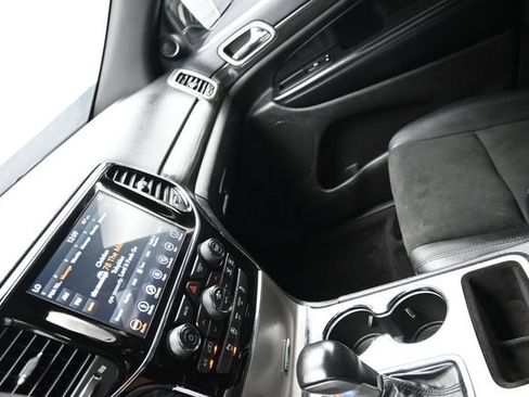 Used 2019 Jeep Grand Cherokee Altitude RWD image 14