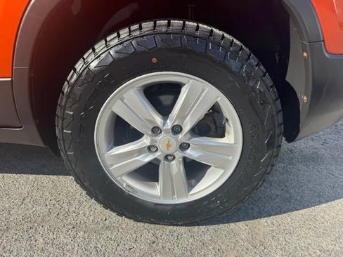 Used 2015 Chevrolet Trax LT w/ LT Sun and Sound Package AWD/4WD image 28