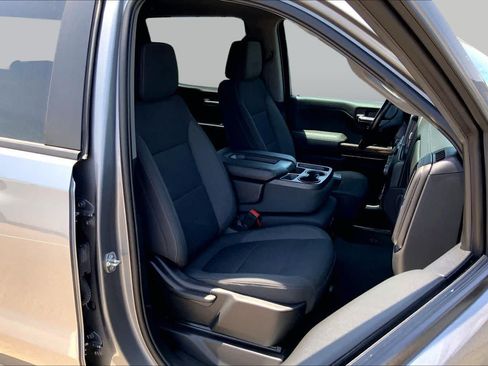 Used 2022 Chevrolet Silverado 1500 LT AWD/4WD image 9