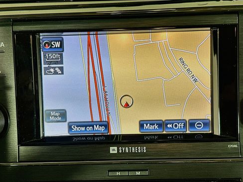 Used 2013 Toyota Avalon Limited w/ Technology Pkg FWD image 22
