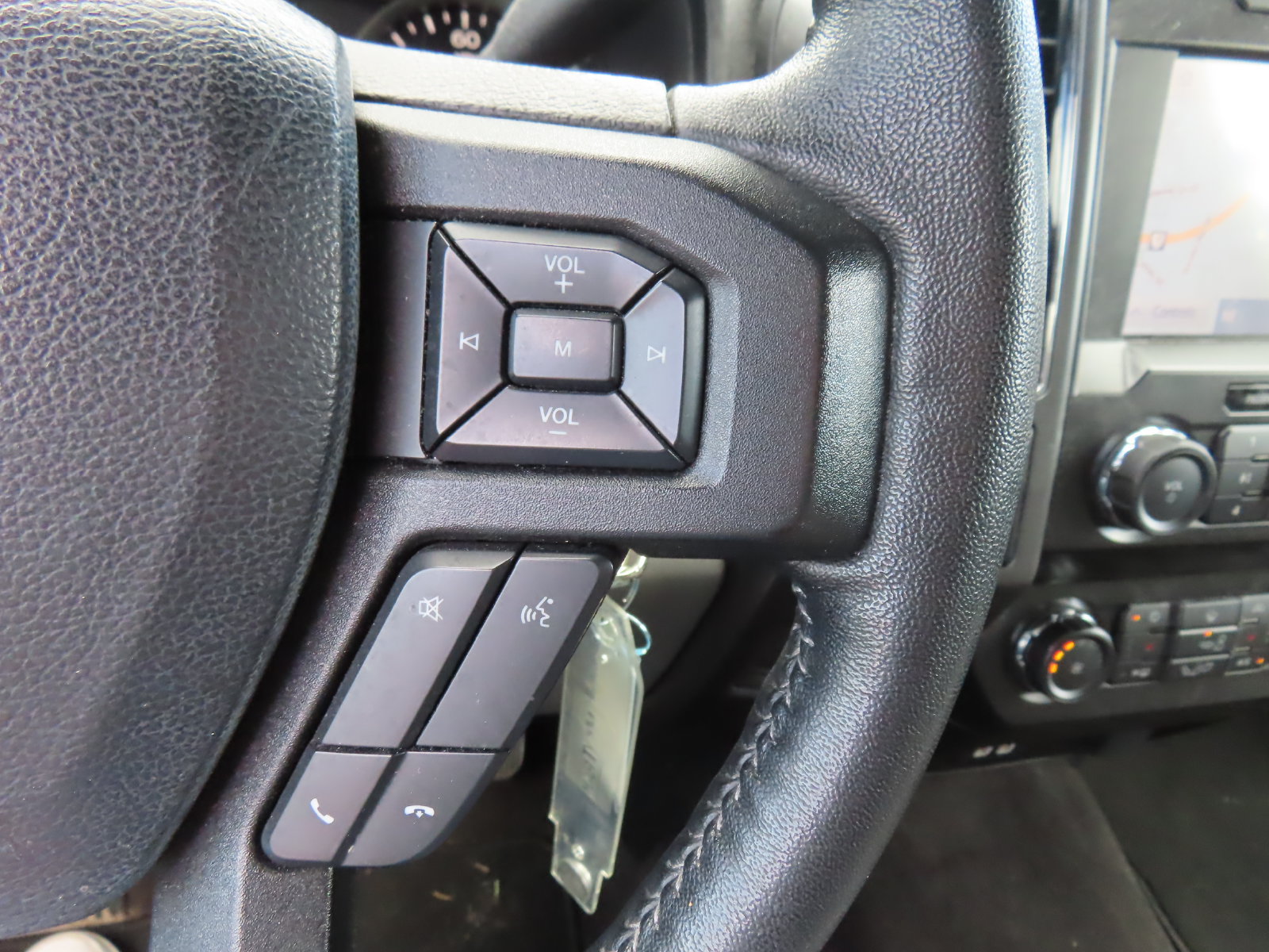 Used 2020 Ford F150 XLT w/ Equipment Group 302A Luxury AWD/4WD image 21