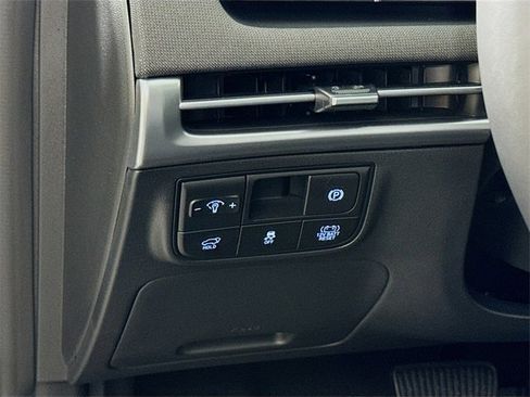 New 2025 Hyundai Tucson Limited image 15