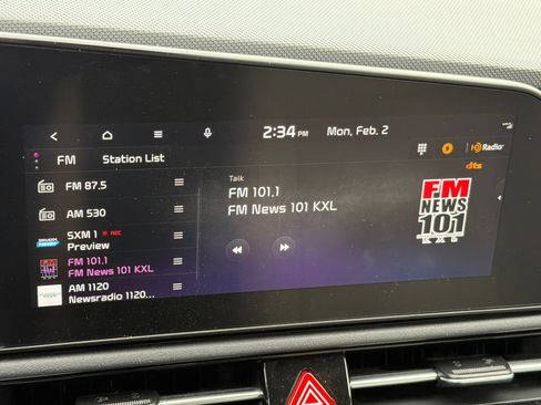 Used 2023 Kia Niro EX image 18