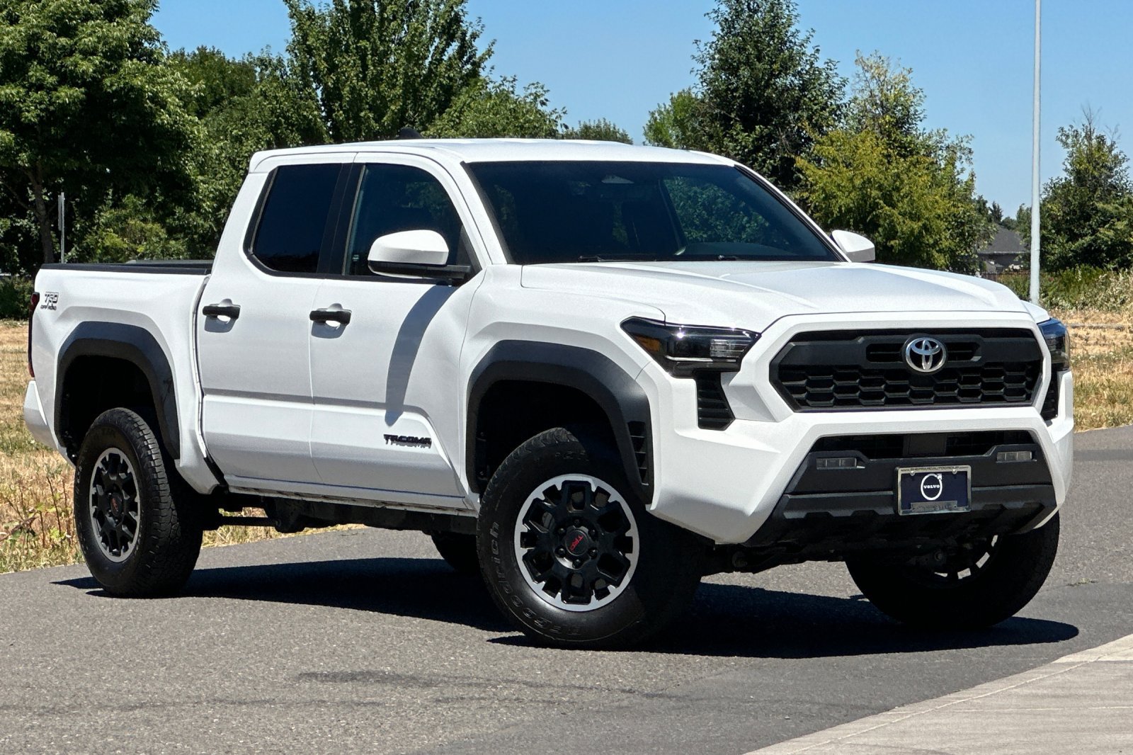 Used 2024 Toyota Tacoma TRD Off-Road AWD/4WD image 1