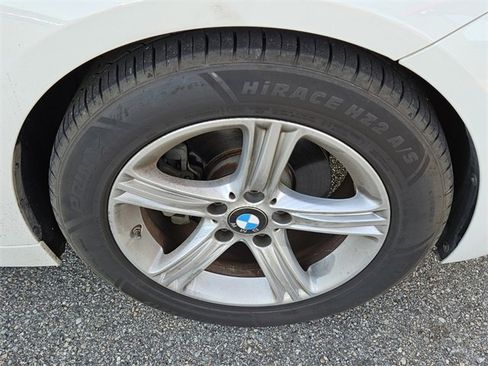 Used 2014 BMW 320i Sedan image 9