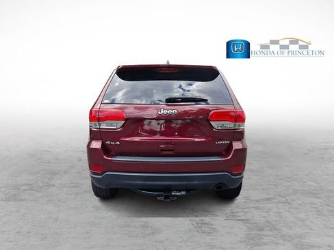 Used 2018 Jeep Grand Cherokee Laredo AWD/4WD image 5