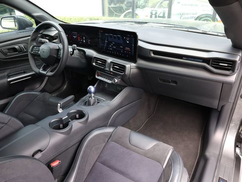 Used 2025 Ford Mustang Dark Horse image 18