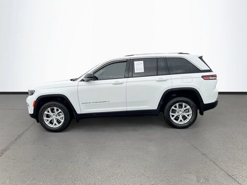Used 2023 Jeep Grand Cherokee Limited RWD image 4