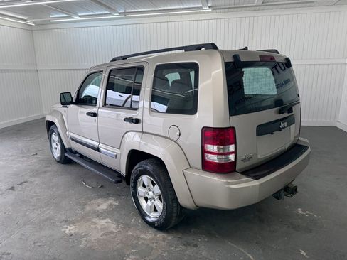 Used 2011 Jeep Liberty Sport w/ Trailer Tow Class III Group image 7