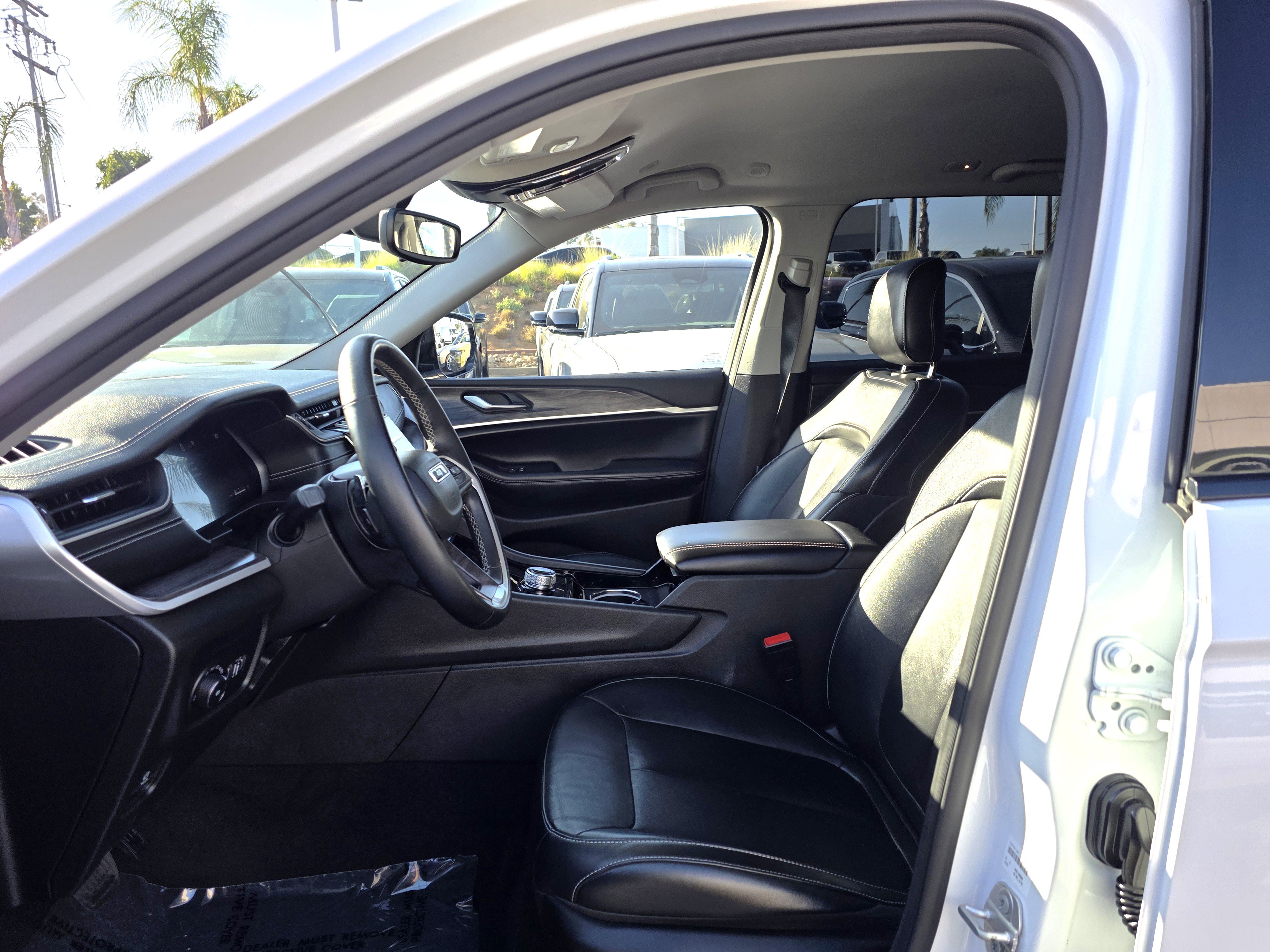 Used 2022 Jeep Grand Cherokee Limited RWD image 11
