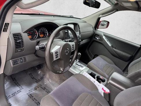Used 2010 Nissan Pathfinder SE AWD/4WD image 11