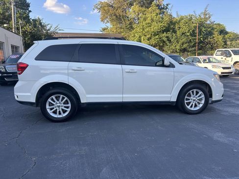Used 2014 Dodge Journey SXT w/ Flexible Seating Group image 2