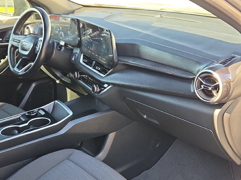 Used 2026 Chevrolet Equinox LT FWD image 33