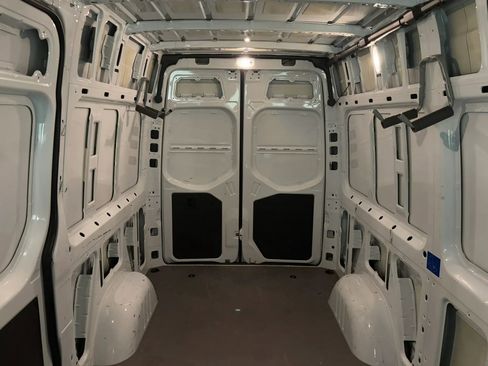 Used 2020 Mercedes-Benz Sprinter 2500 image 15