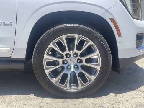 New 2026 GMC Yukon Denali w/ Denali Reserve Package AWD/4WD image 33