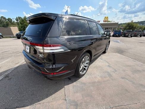 Used 2025 Lincoln Aviator AWD w/ Jet Appearance Package image 8