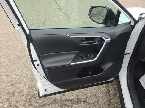 Certified 2025 Toyota RAV4 LE image 14