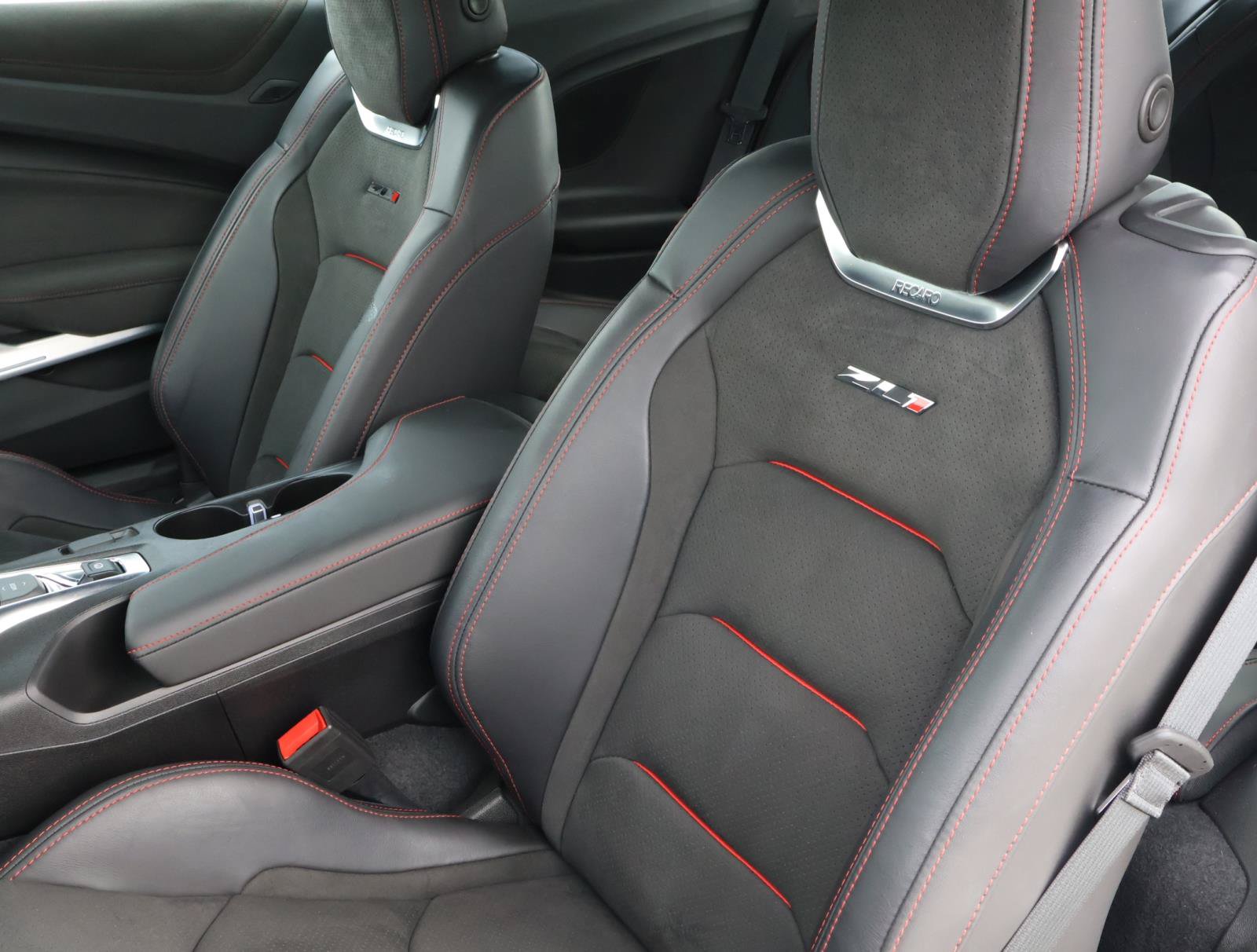 Used 2019 Chevrolet Camaro ZL1 RWD image 11