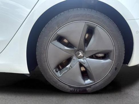 Used 2018 Tesla Model 3 Long Range RWD image 15