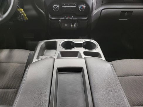 Used 2019 Chevrolet Silverado 1500 Custom w/ Custom Value Package image 17